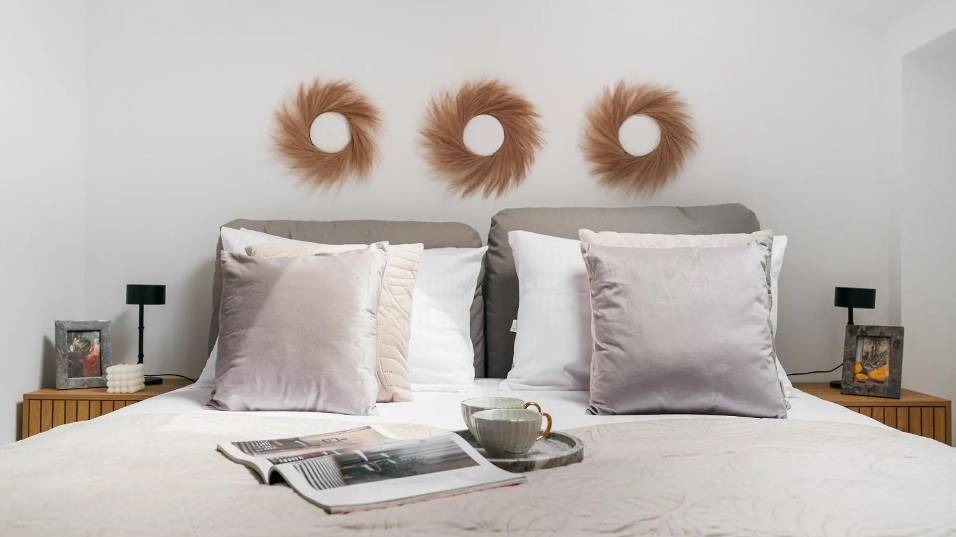 Dragonfly Old Town Apartment - Loftaffair Krakow Polonya